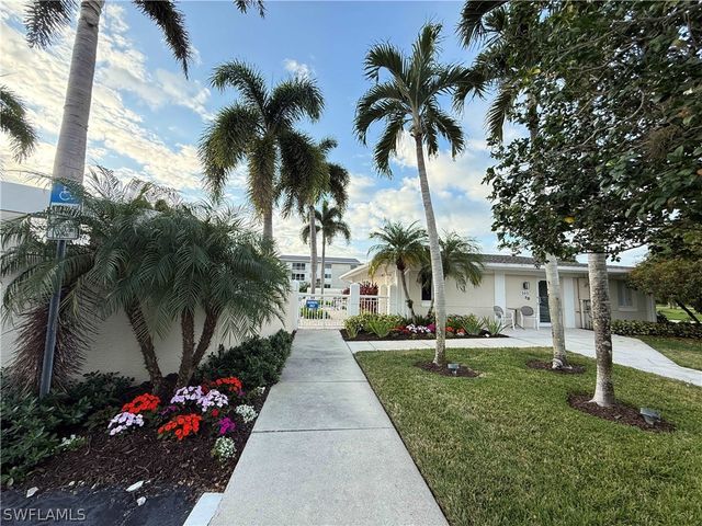408 Broad AVE S H408, Naples, FL 34102