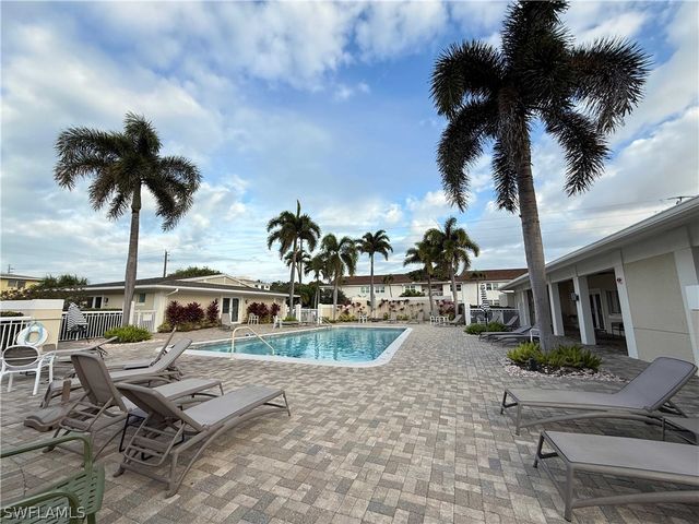 408 Broad AVE S H408, Naples, FL 34102