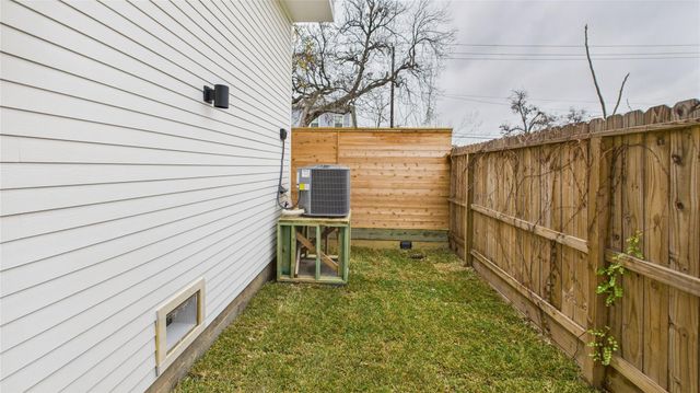 602 Jewett Street A, Houston, TX 77009