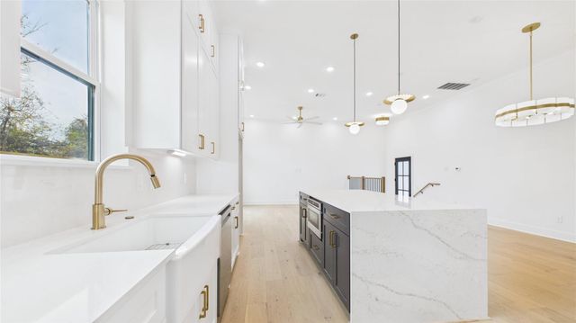 602 Jewett Street A, Houston, TX 77009