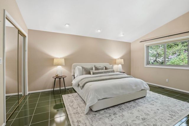 1925 E Rockwood Blvd, Spokane, WA 99203