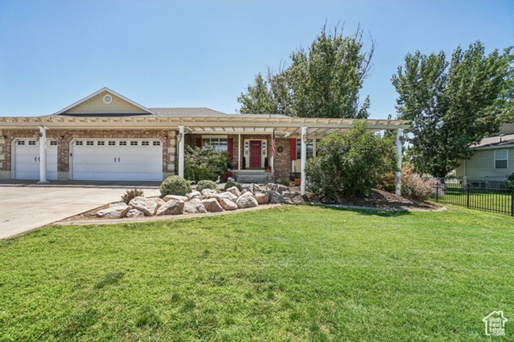 1089 W 2700 S, Syracuse, UT 84075