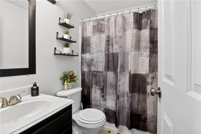 5648 feldwood Road, College Park, GA 30349
