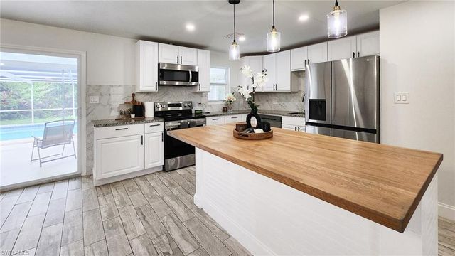 2431 Welch ST, Fort Myers, FL 33901