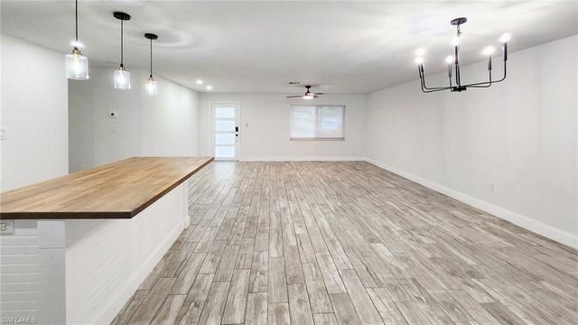 2431 Welch ST, Fort Myers, FL 33901