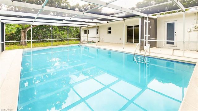 2431 Welch ST, Fort Myers, FL 33901