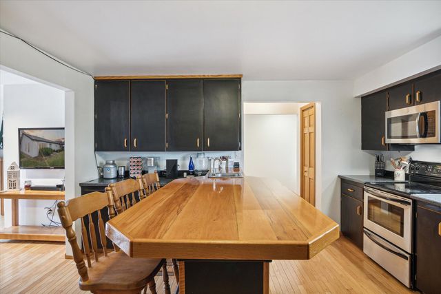 5695 Hinkley Road, Stockbridge, MI 49285