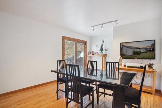 5695 Hinkley Road, Stockbridge, MI 49285