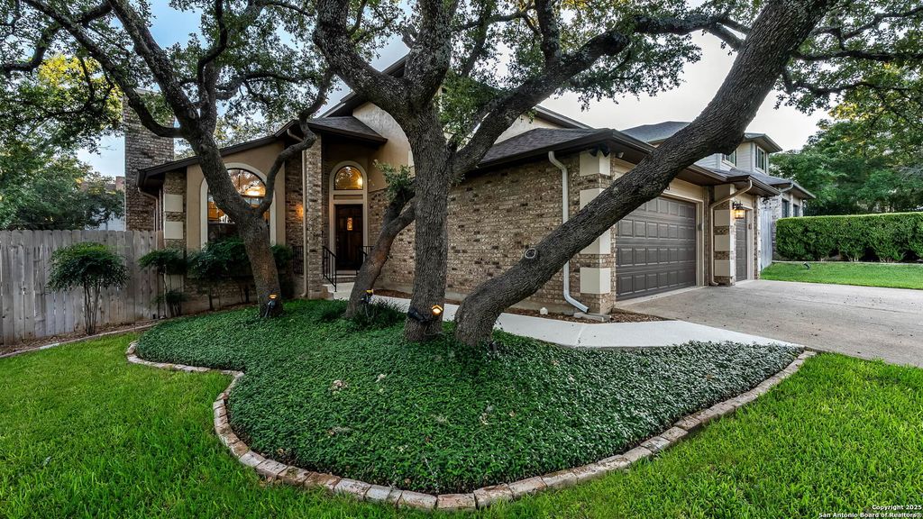 18015 GREEN KNOLL, San Antonio, TX 78258