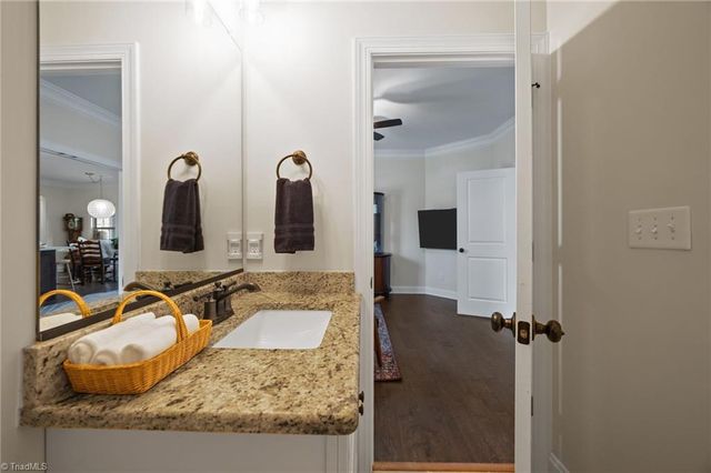 188 Quail Run Drive, Clemmons, NC 27012