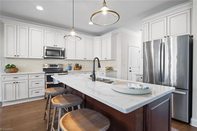 188 Quail Run Drive, Clemmons, NC 27012