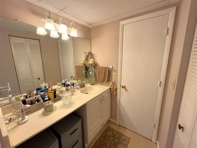 7837 Golf Circle Drive 206, Margate, FL 33063