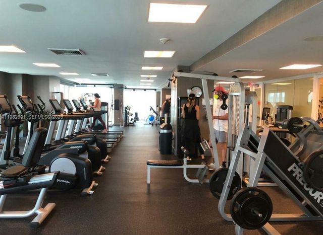 950 N Brickell Bay Dr 3002, Miami, FL 33131