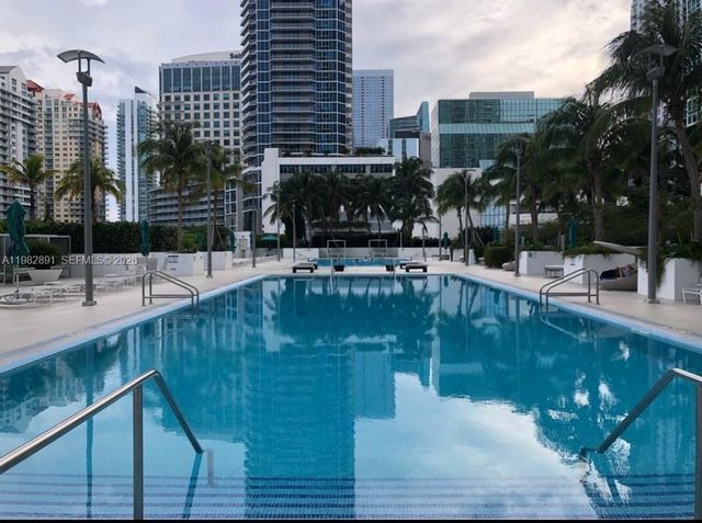 950 N Brickell Bay Dr 3002, Miami, FL 33131