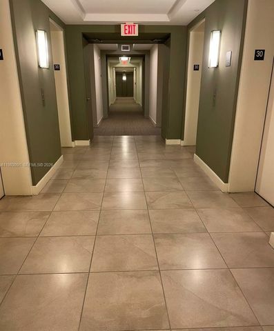 950 N Brickell Bay Dr 3002, Miami, FL 33131