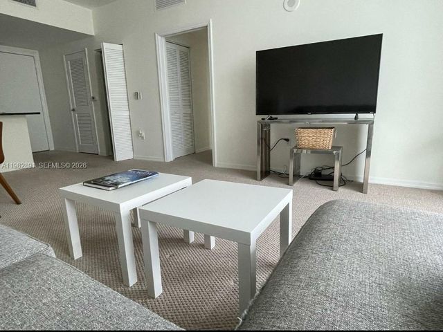 950 N Brickell Bay Dr 3002, Miami, FL 33131