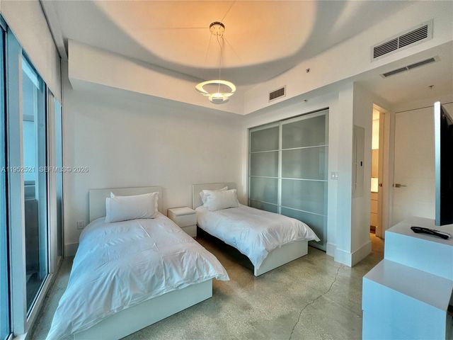 50 S Pointe Dr LOFT5, Miami Beach, FL 33139