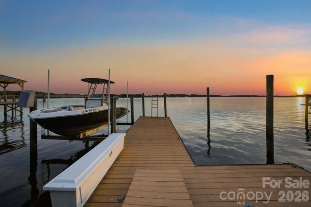 18019 Whispering Oaks Drive, Cornelius, NC 28031