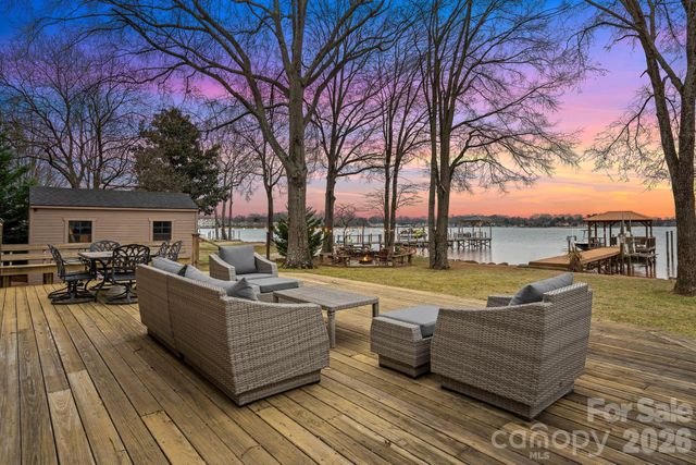 18019 Whispering Oaks Drive, Cornelius, NC 28031