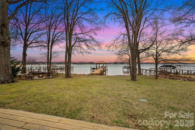 18019 Whispering Oaks Drive, Cornelius, NC 28031