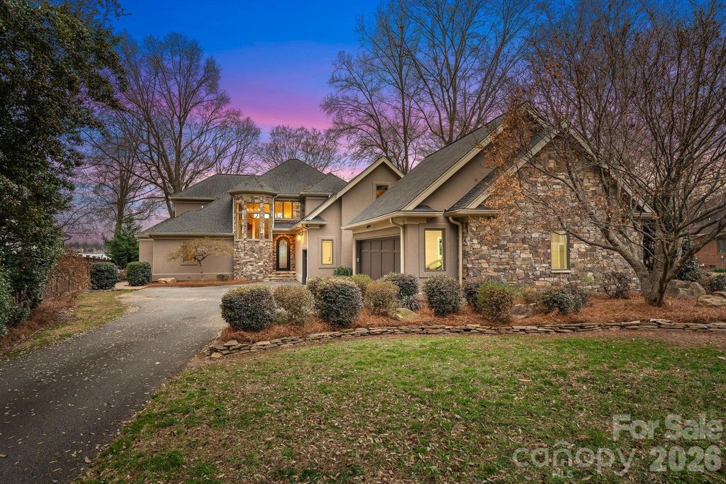 18019 Whispering Oaks Drive, Cornelius, NC 28031