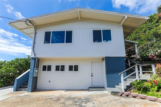 3782 Claudine Street, Honolulu, HI 96816