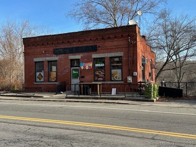 685 North Main Street, Norwich, CT 06360