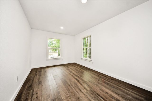 33 Kittiwake Court, The Woodlands, TX 77380