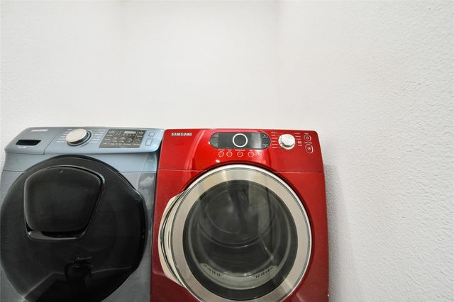 33 Kittiwake Court, The Woodlands, TX 77380