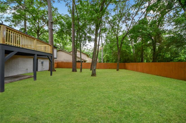 33 Kittiwake Court, The Woodlands, TX 77380