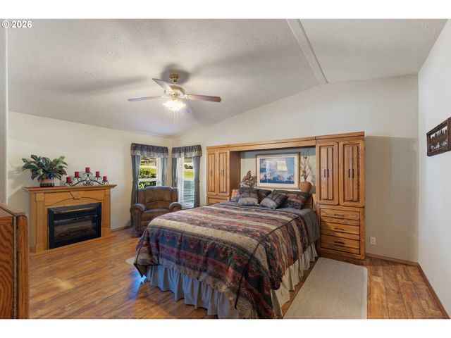 11119 N MYRTLE Rd, Myrtle Creek, OR 97457