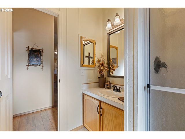 11119 N MYRTLE Rd, Myrtle Creek, OR 97457