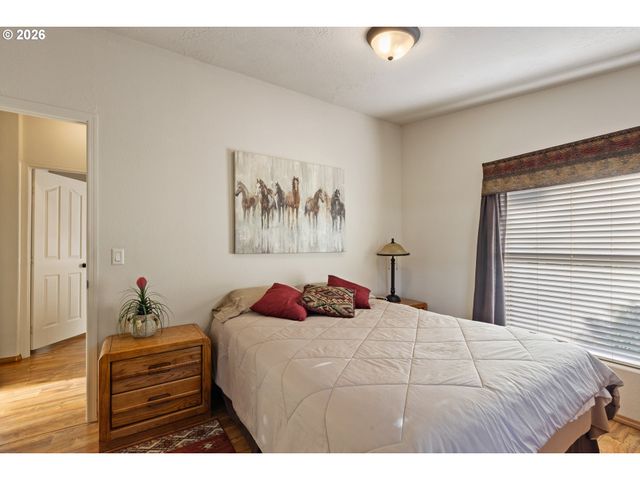11119 N MYRTLE Rd, Myrtle Creek, OR 97457