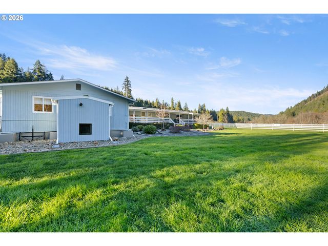 11119 N MYRTLE Rd, Myrtle Creek, OR 97457
