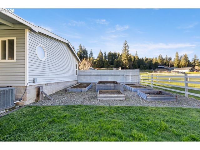 11119 N MYRTLE Rd, Myrtle Creek, OR 97457