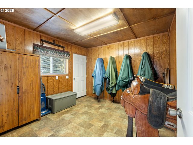 11119 N MYRTLE Rd, Myrtle Creek, OR 97457