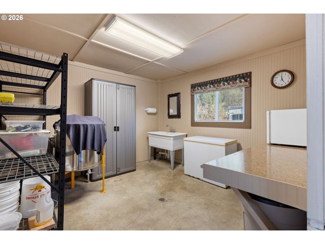11119 N MYRTLE Rd, Myrtle Creek, OR 97457