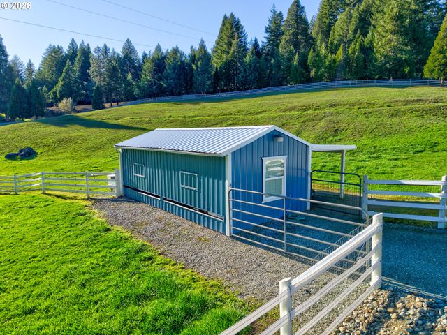 11119 N MYRTLE Rd, Myrtle Creek, OR 97457