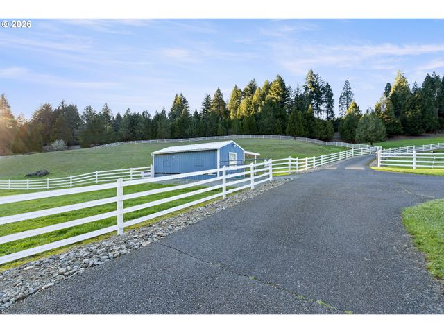 11119 N MYRTLE Rd, Myrtle Creek, OR 97457