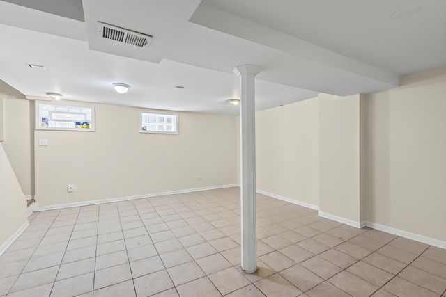 11035 S Avenue E, Chicago, IL 60617