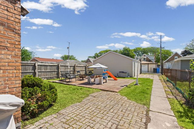 11035 S Avenue E, Chicago, IL 60617