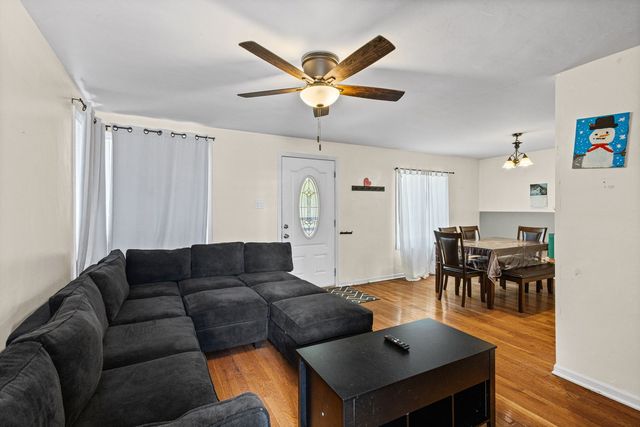 11035 S Avenue E, Chicago, IL 60617