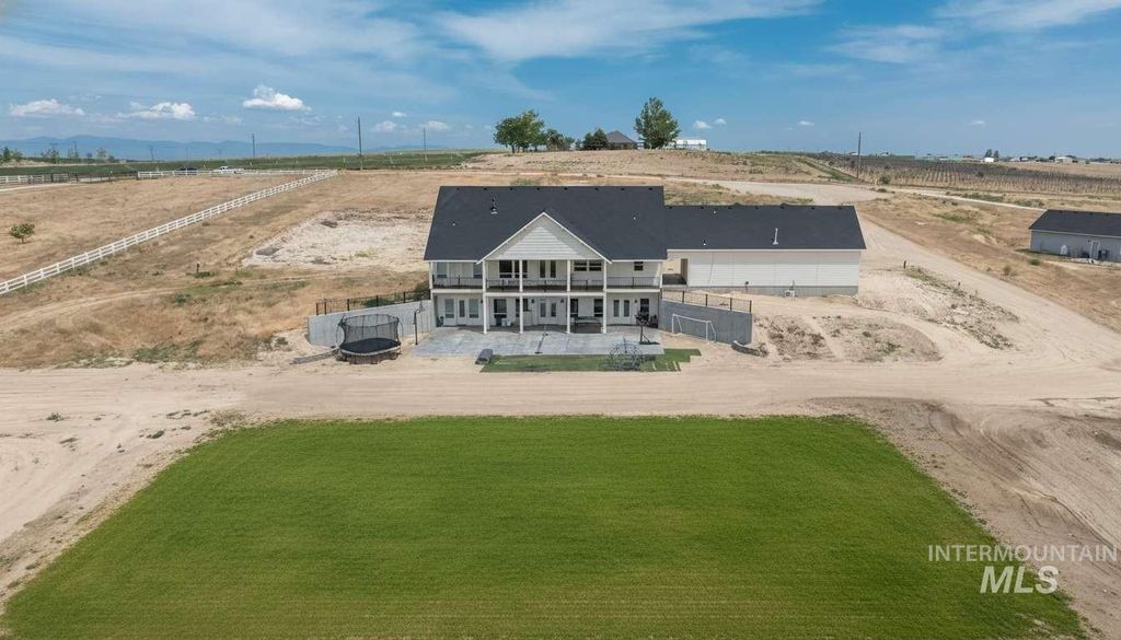 9853 Salmon Ridge Pl, Nampa, ID 83686