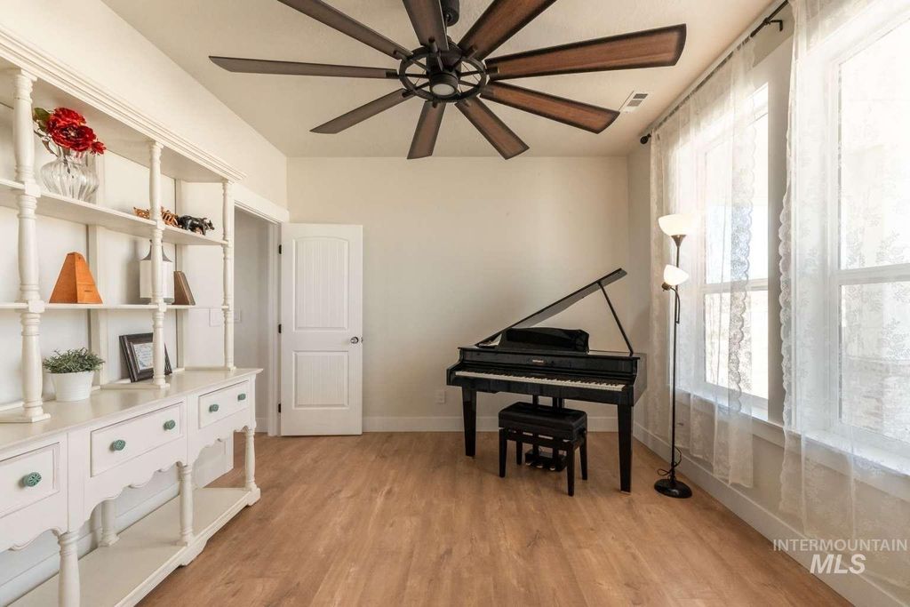 9853 Salmon Ridge Pl, Nampa, ID 83686 photo 18