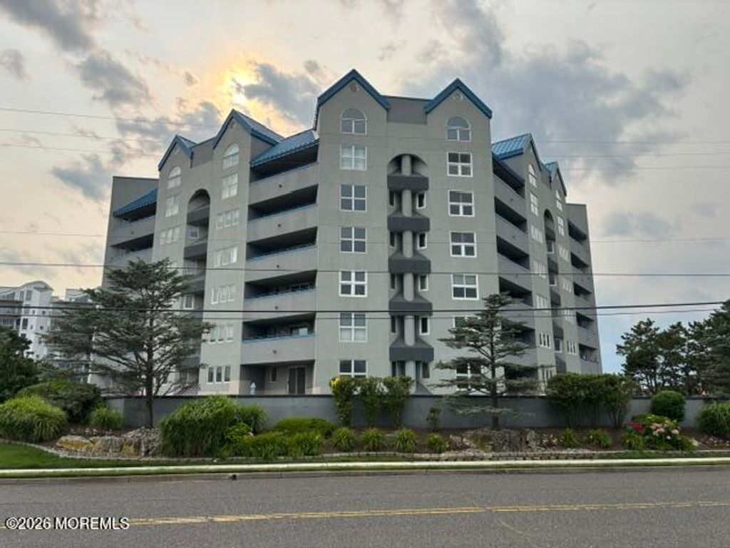 300 Ocean Avenue N D5, Long Branch, NJ 07740