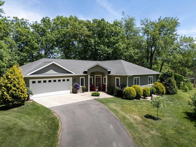 2090 Yahara Drive, Stoughton, WI 53589