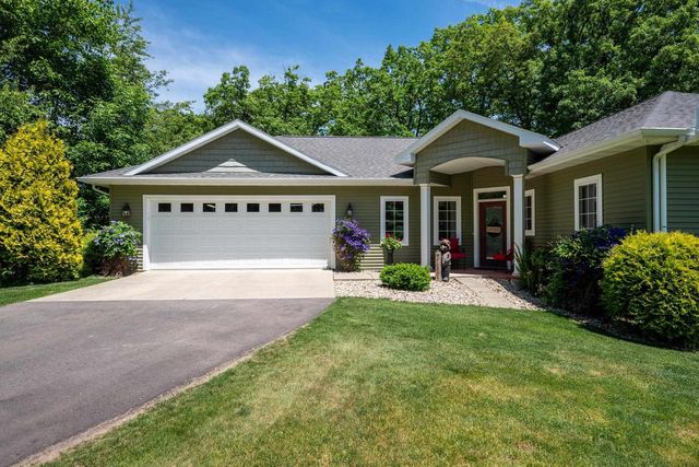 2090 Yahara Drive, Stoughton, WI 53589