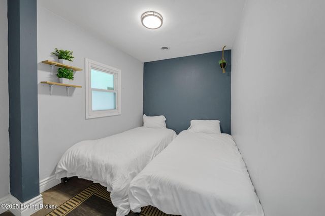 4739 S 3rd St, Louisville, KY 40214