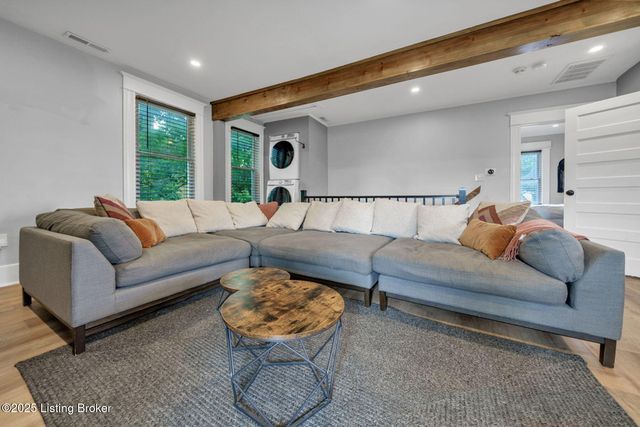 4739 S 3rd St, Louisville, KY 40214