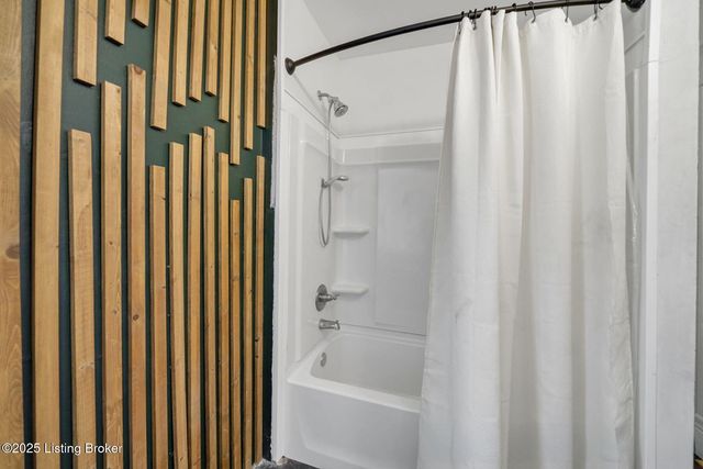 4739 S 3rd St, Louisville, KY 40214